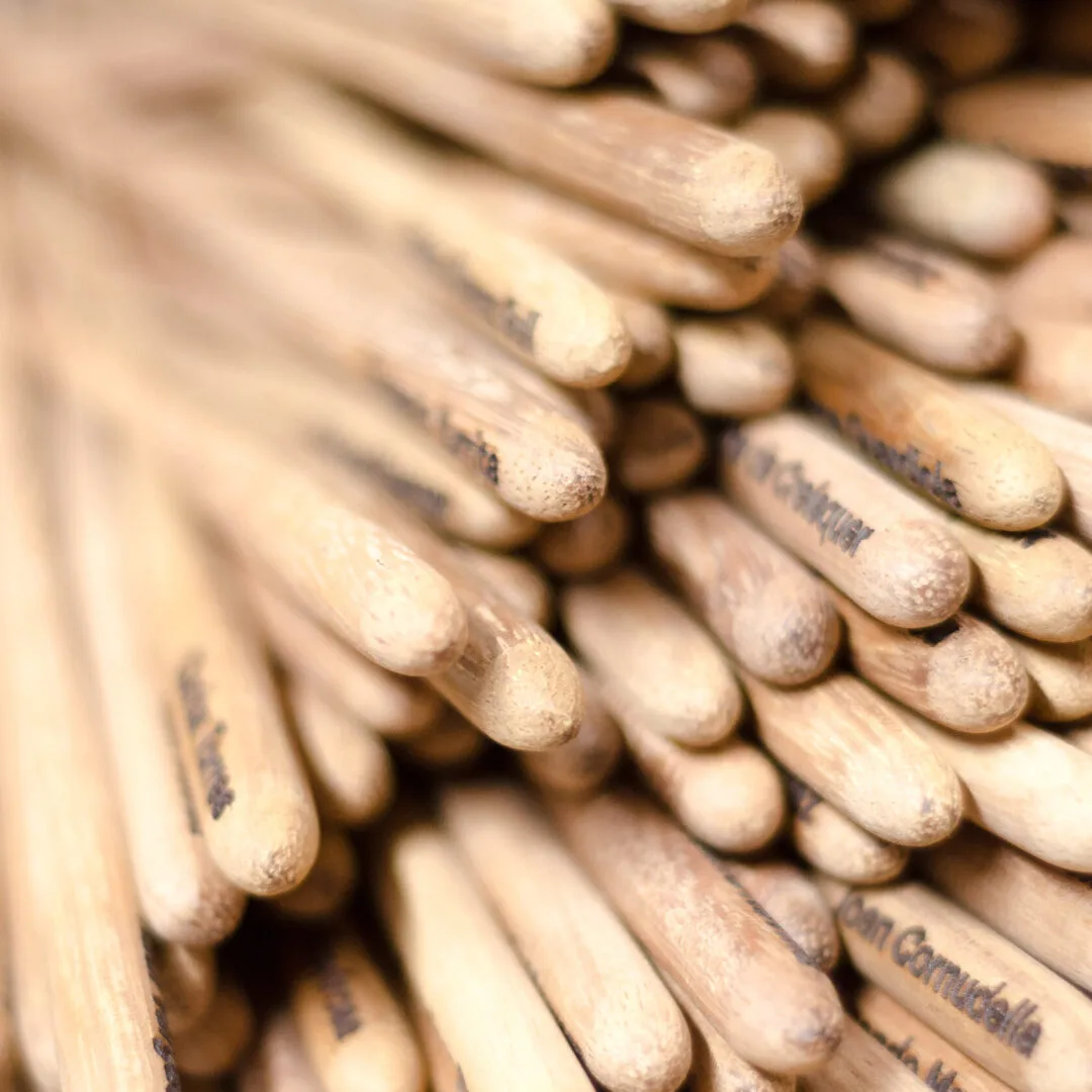 Grabado de batutas para evento de ACCENTURE