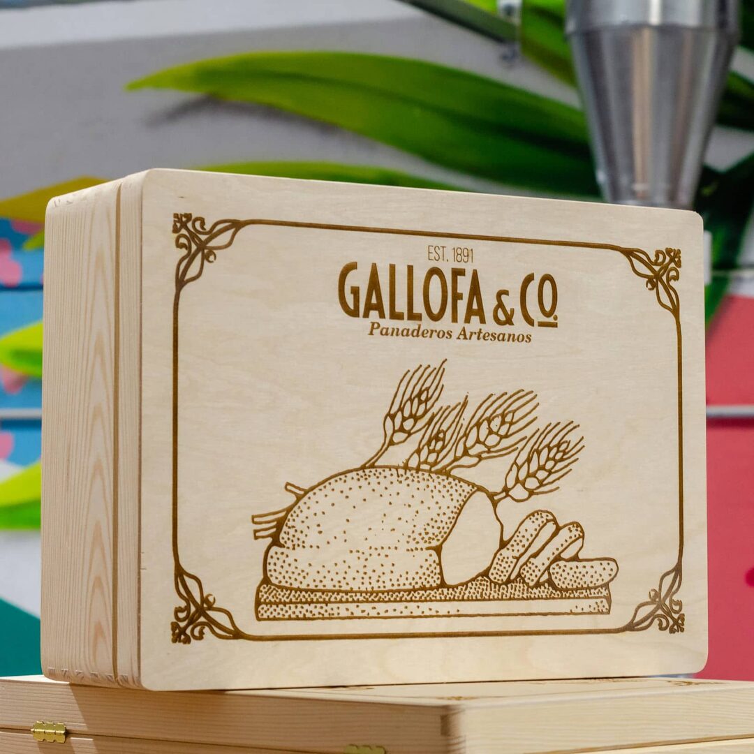 Grabado de cajas de madera para GALLOFA & CO