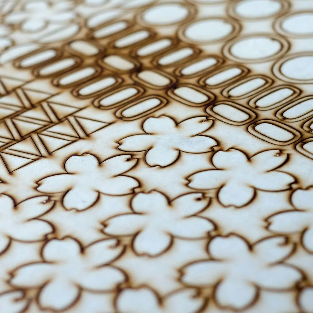 Corte de piezas de cuero para bisutería