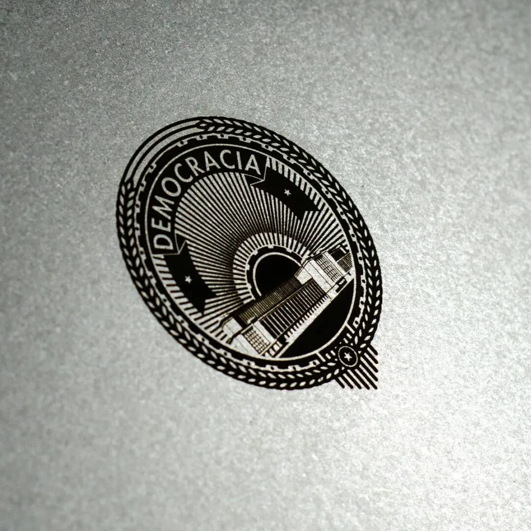 Marcado caja metálica para colectivo DEMOCRACIA