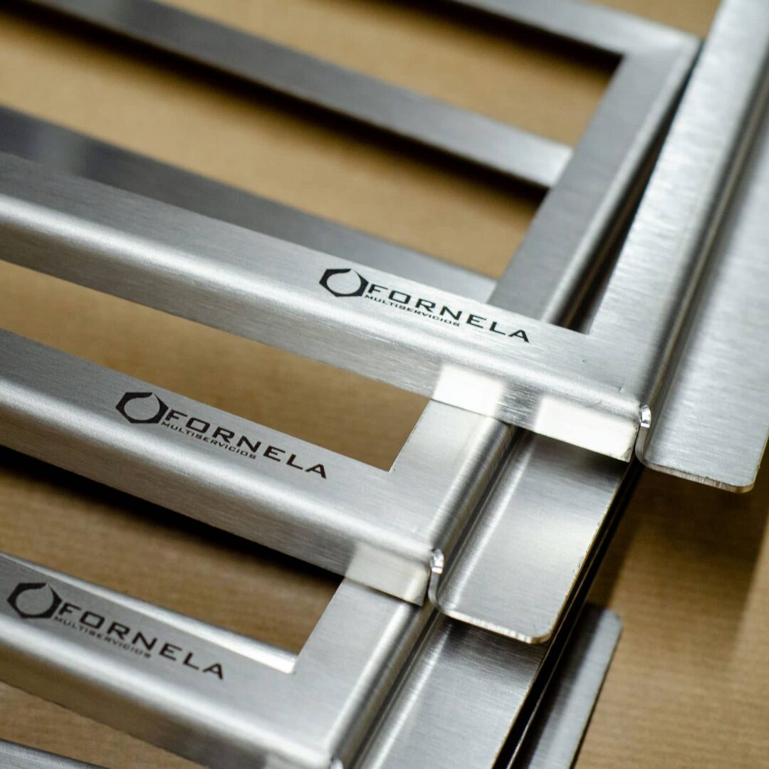 Marcaje de marcos de acero para empresa FORNELA