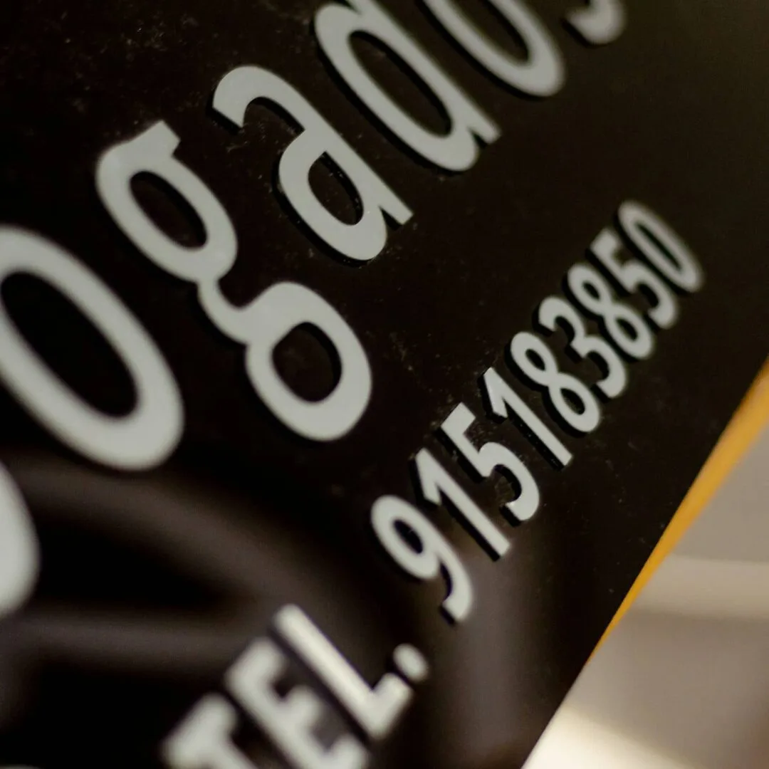 Rótulo para despacho de abogados