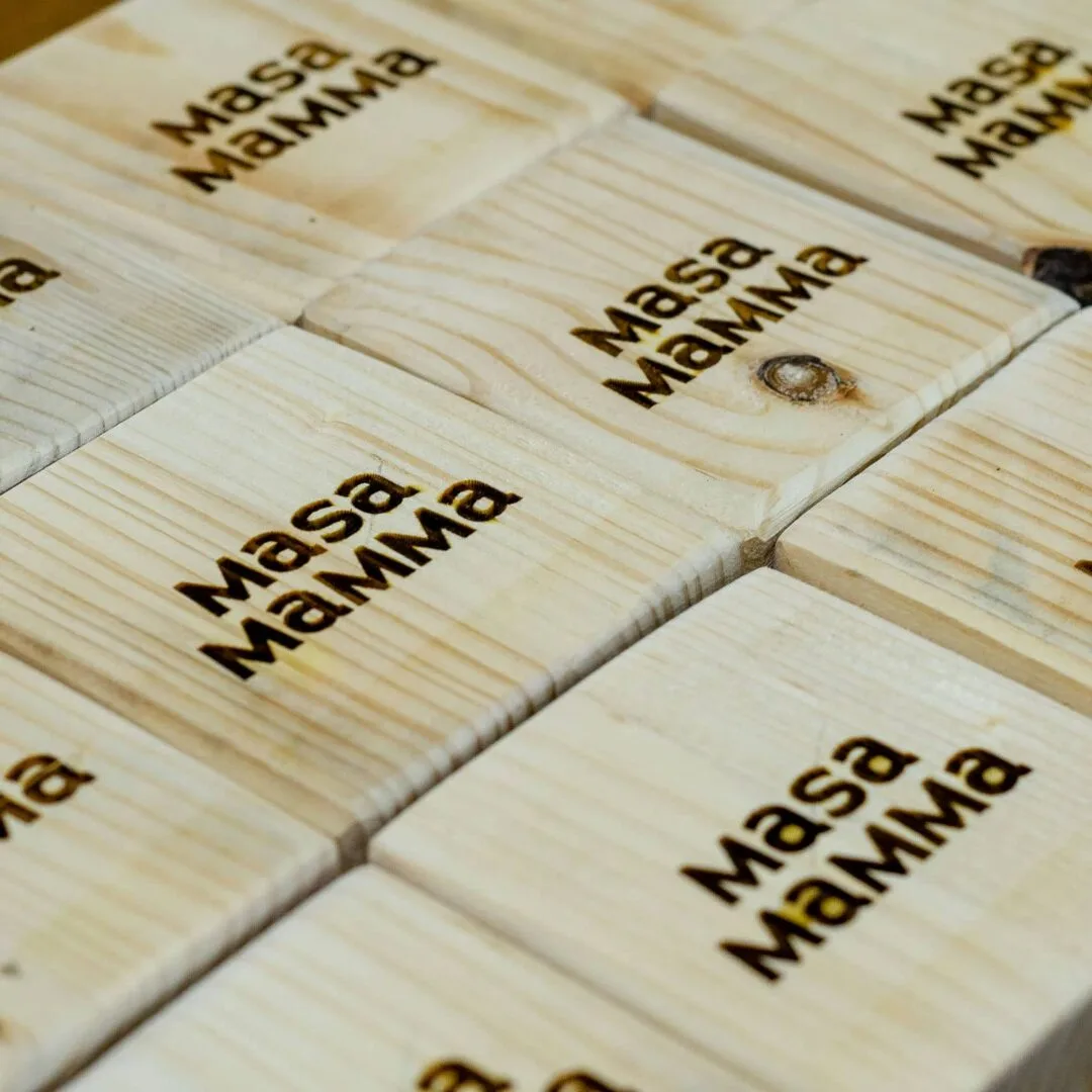 Branding de menaje y QR para MASA MAMMA