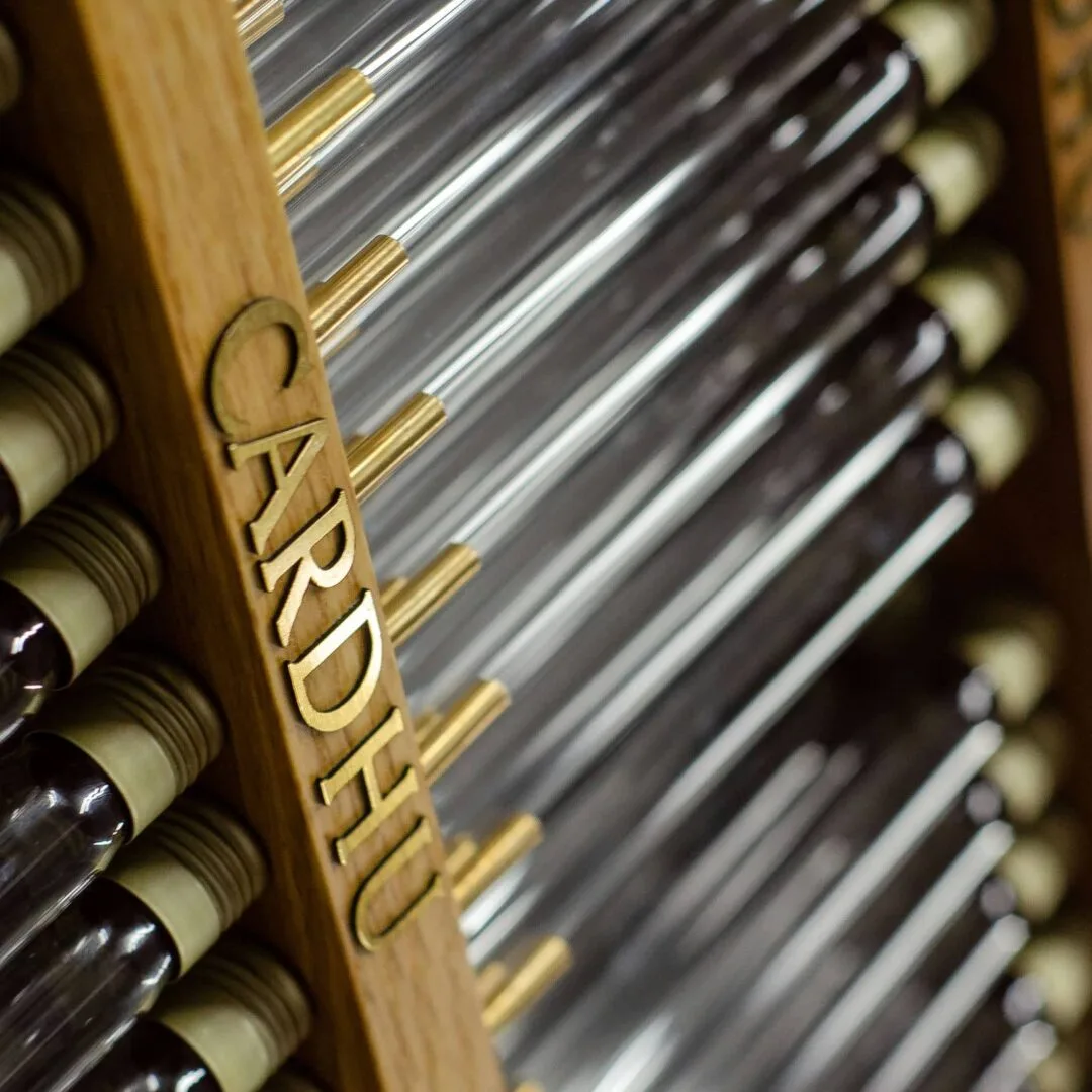 Bandejas de presentación para CARDHU