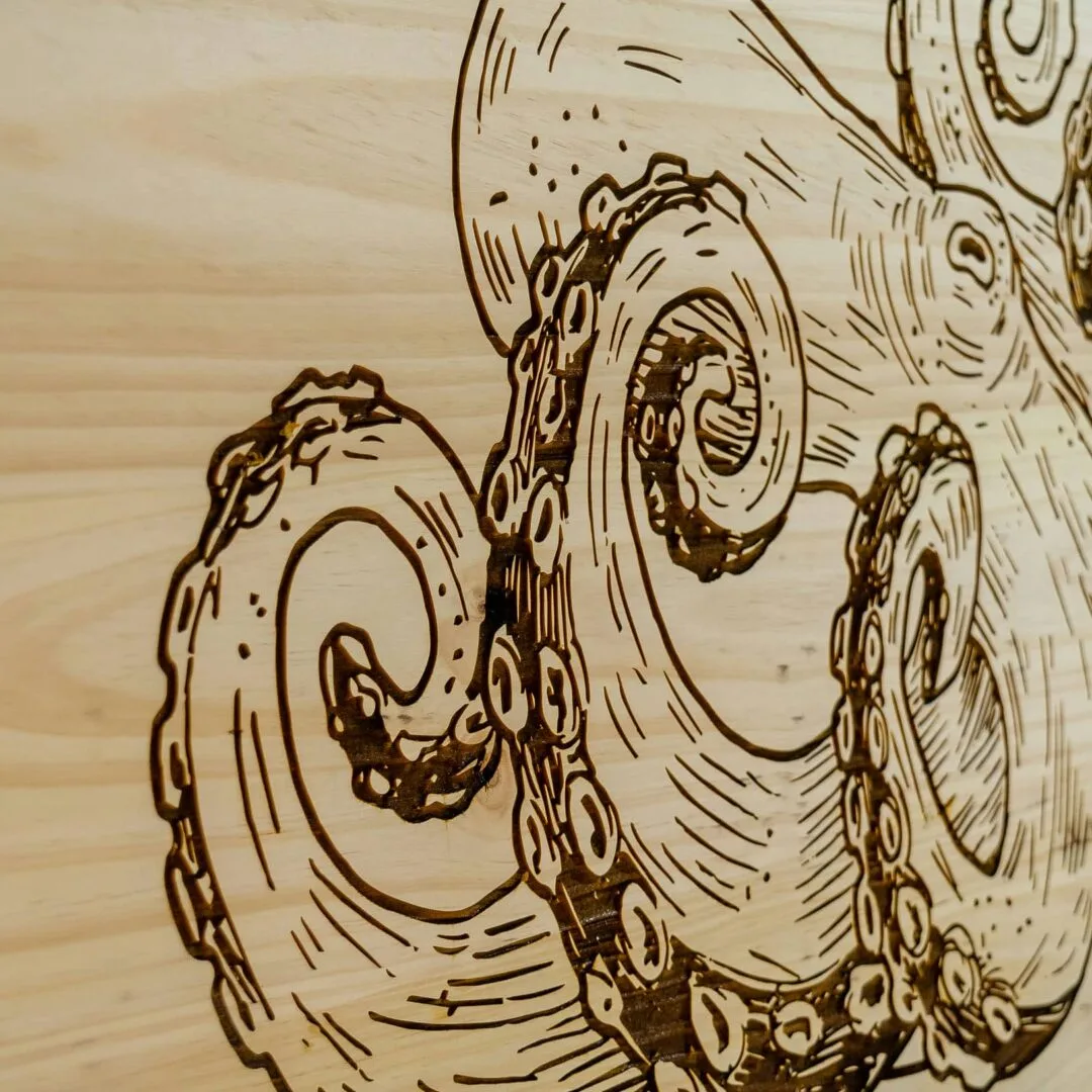 Rótulo de madera grabada a láser