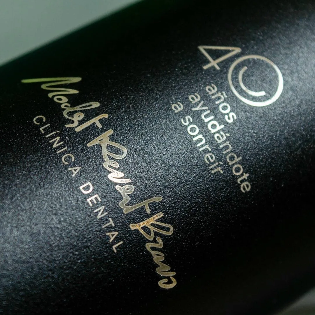 Grabado de botellas para clínica dental